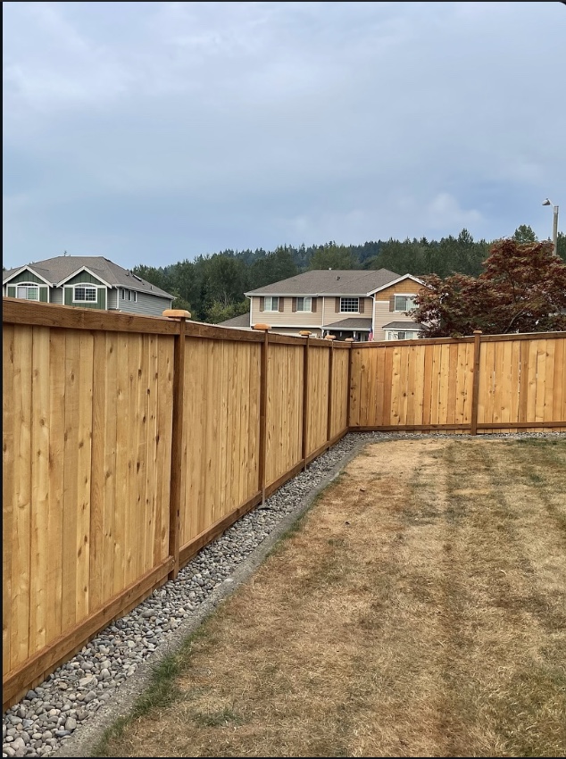 Retaining wall with natural stone